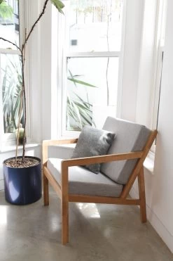 Loop Chair 31 Loop Chair -Cozy Home Shop FC Oak Loop Chair LS3 BL