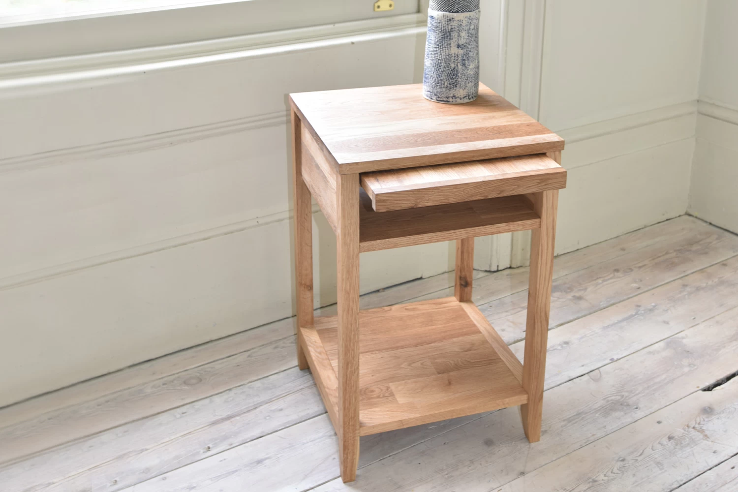 Linda Table 3 Linda Table - Image 3